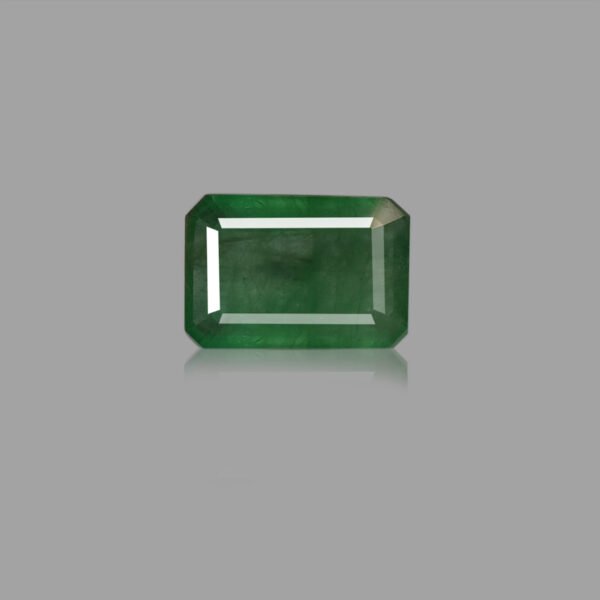 8.2 Carats Emerald ( 9.11 Ratti Panna )