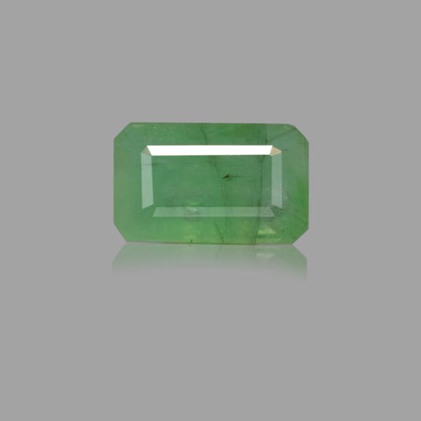 7.5 Carats Emerald ( 8.33 Ratti Panna )