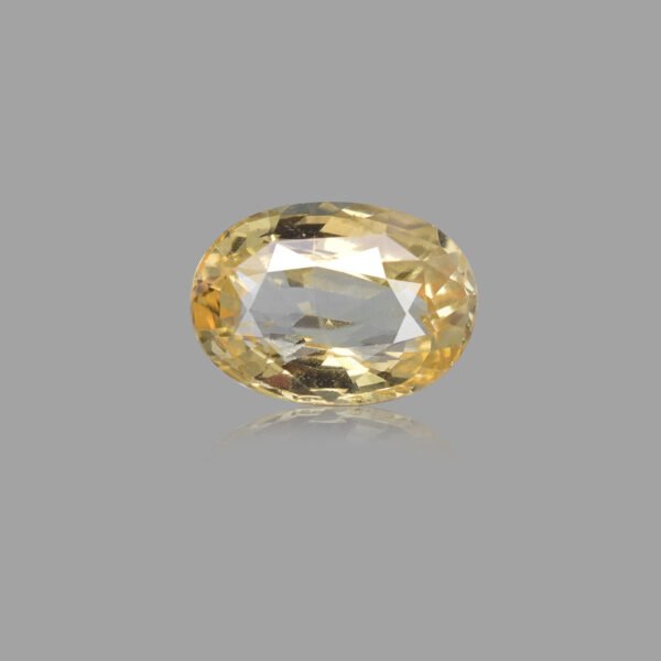 4.47 carats Yellow Sapphire ( 4.97 Ratti Pukhraj )