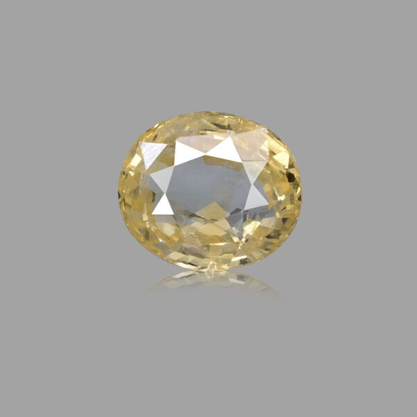 4.95 carats Yellow Sapphire ( 5.5 Ratti Pukhraj )