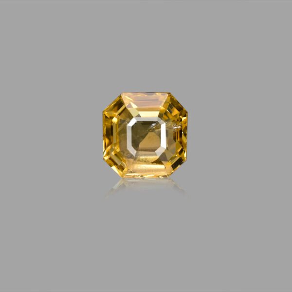 5.46 carats Yellow Sapphire  ( 6.07 Ratti Pukhraj )