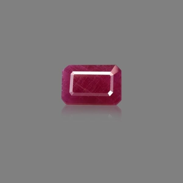 8.5 carats Ruby ( 9.44 ratti Manik )