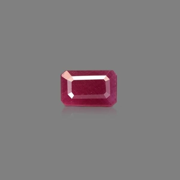4.14 carats Ruby ( 4.6 ratti Manik )