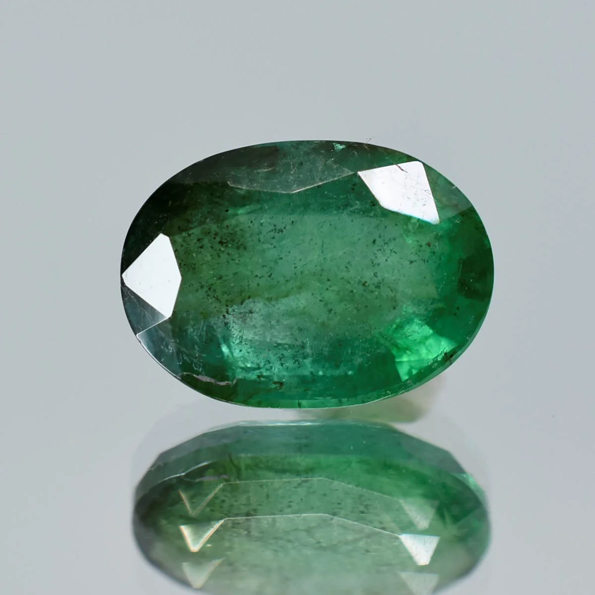 4.34 Carats Emerald ( 4.82 Ratti Panna ) 1