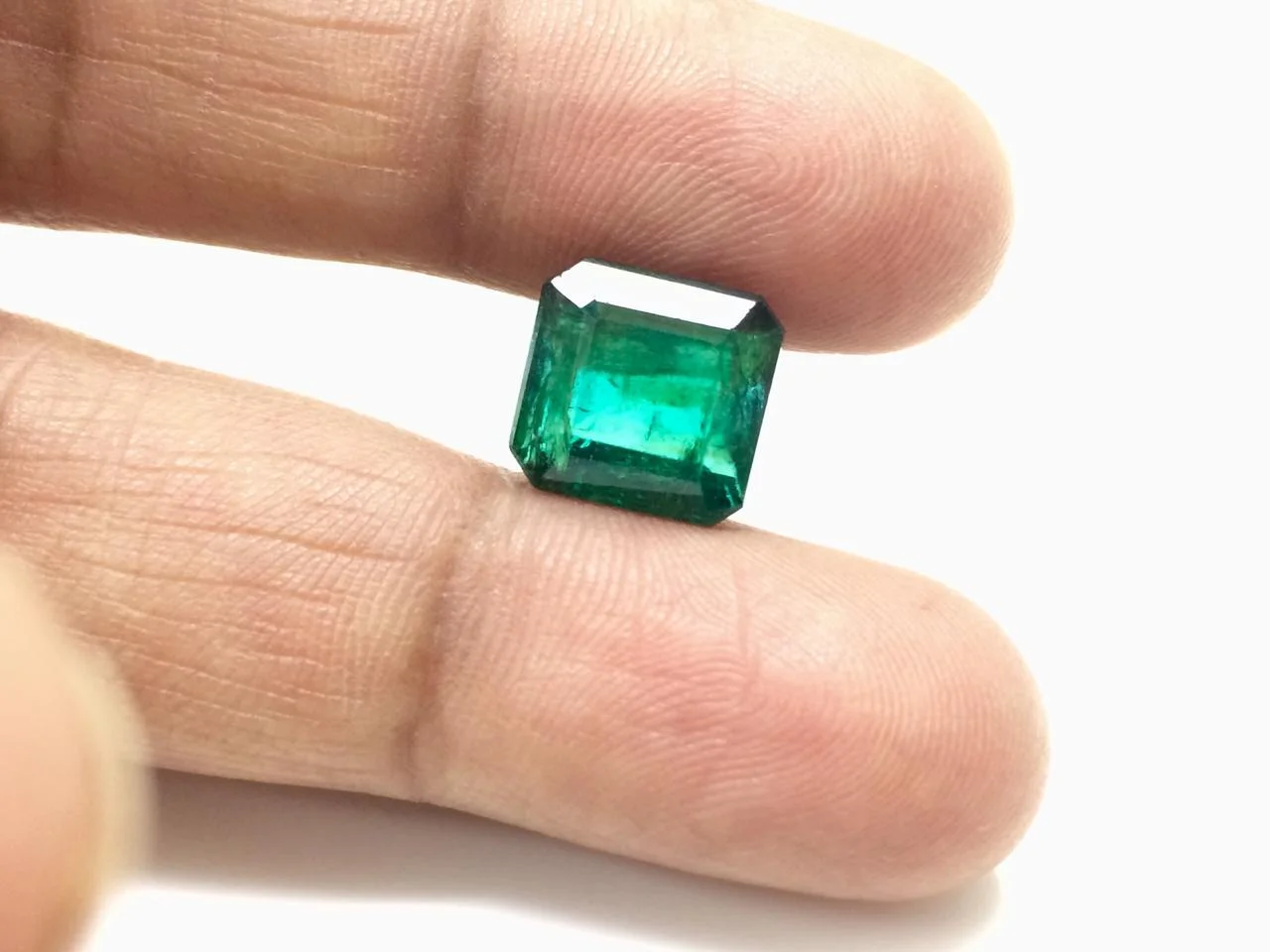 7.30 carats Natural Emerald with Silver Ring - Image 2