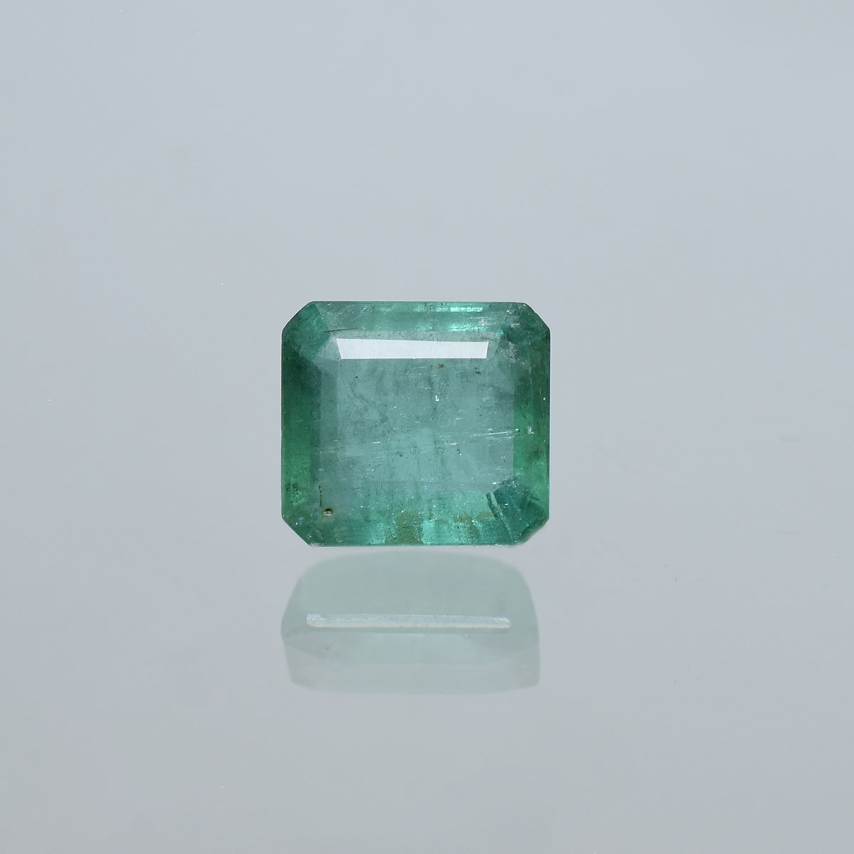 3.84 Carats Emerald ( 4.27 Ratti Panna )