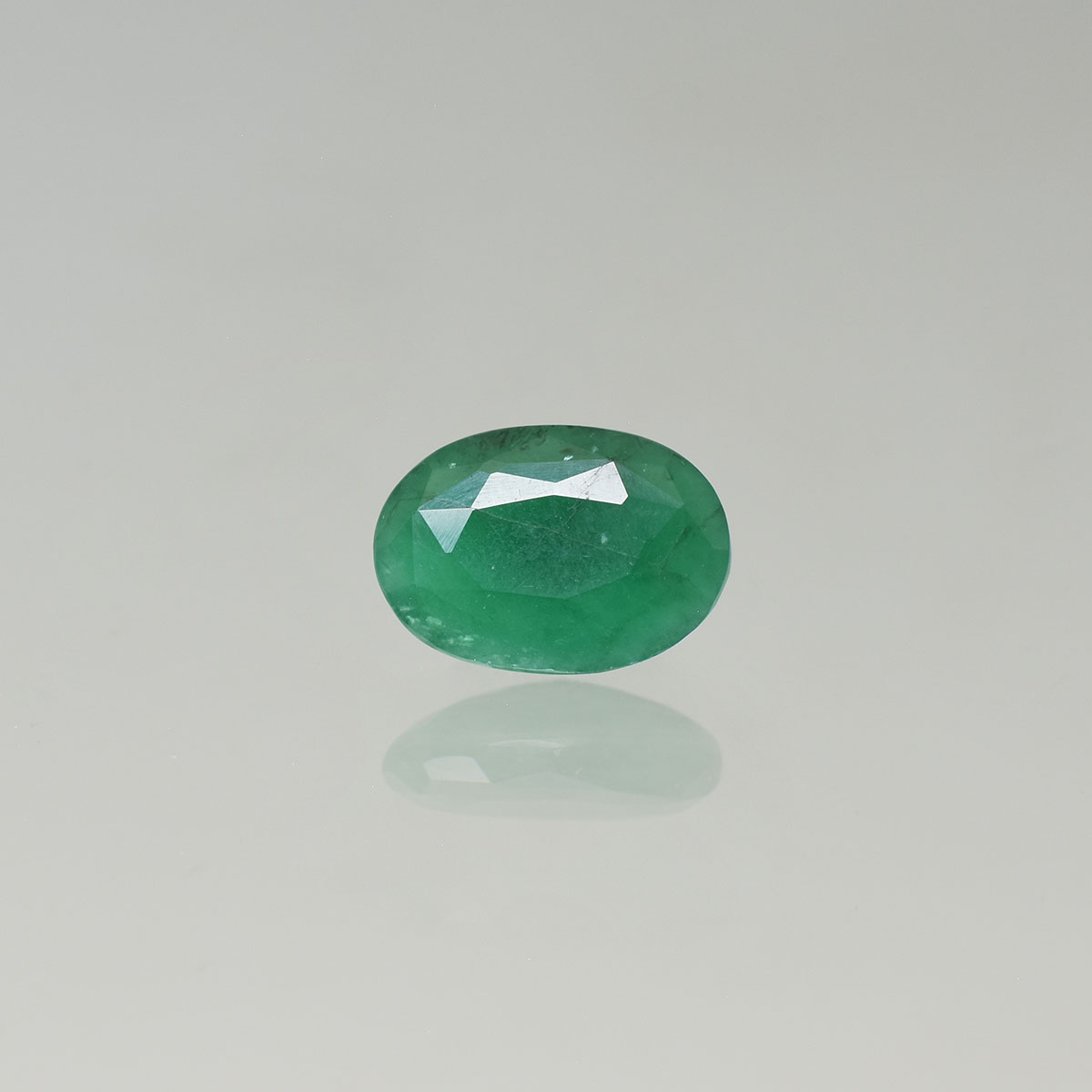 4.86 Carats Emerald ( 5.34 Ratti Panna )