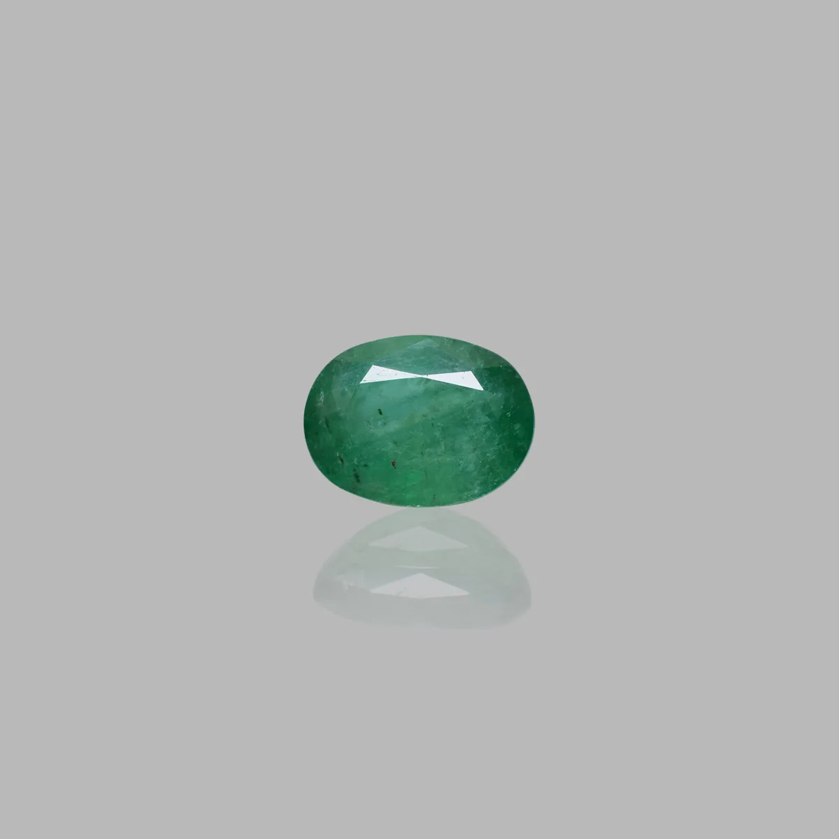 11.99 Carats Emerald ( 13.32 Ratti Panna )