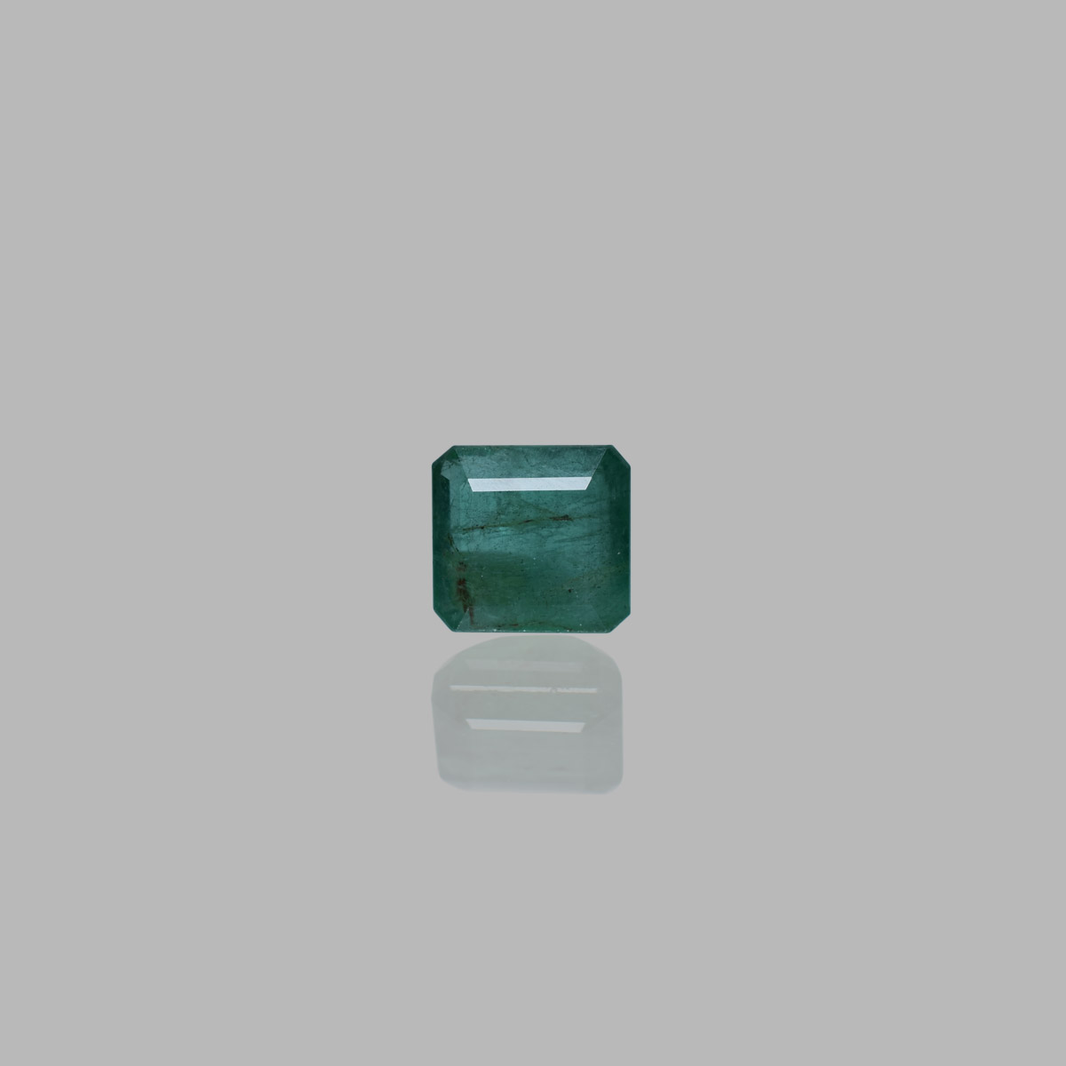 7.57 Carats Emerald ( 8.25 Ratti Panna )