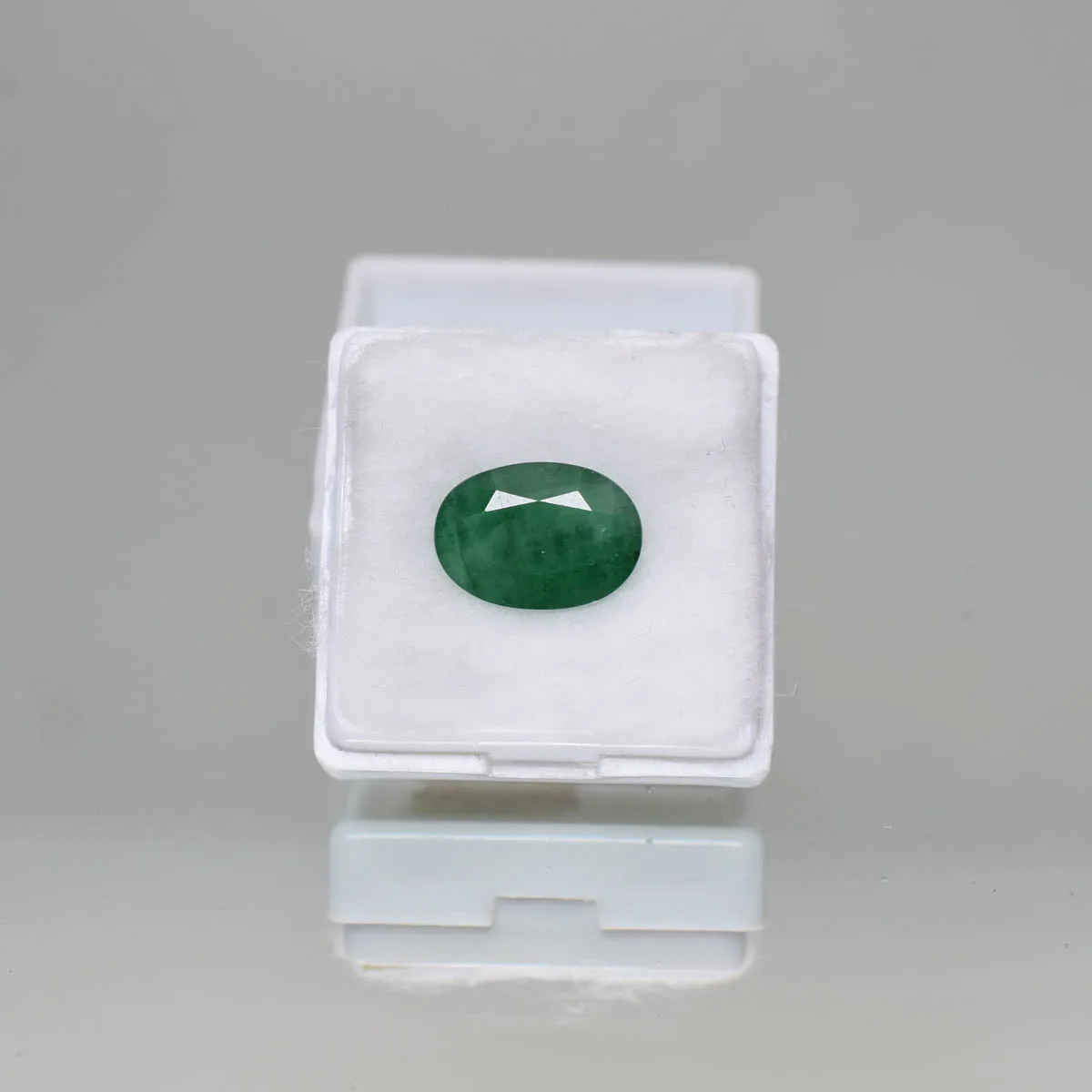 5.05 Carats Emerald ( 5.54 Ratti Panna ) 4