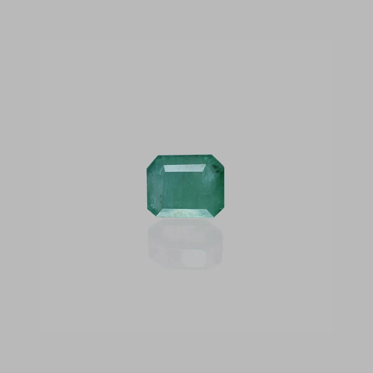 3.87 Carats Emerald ( 4.25 Ratti Panna ) 3.87 Carats Emerald ( 4.25 Ratti Panna )