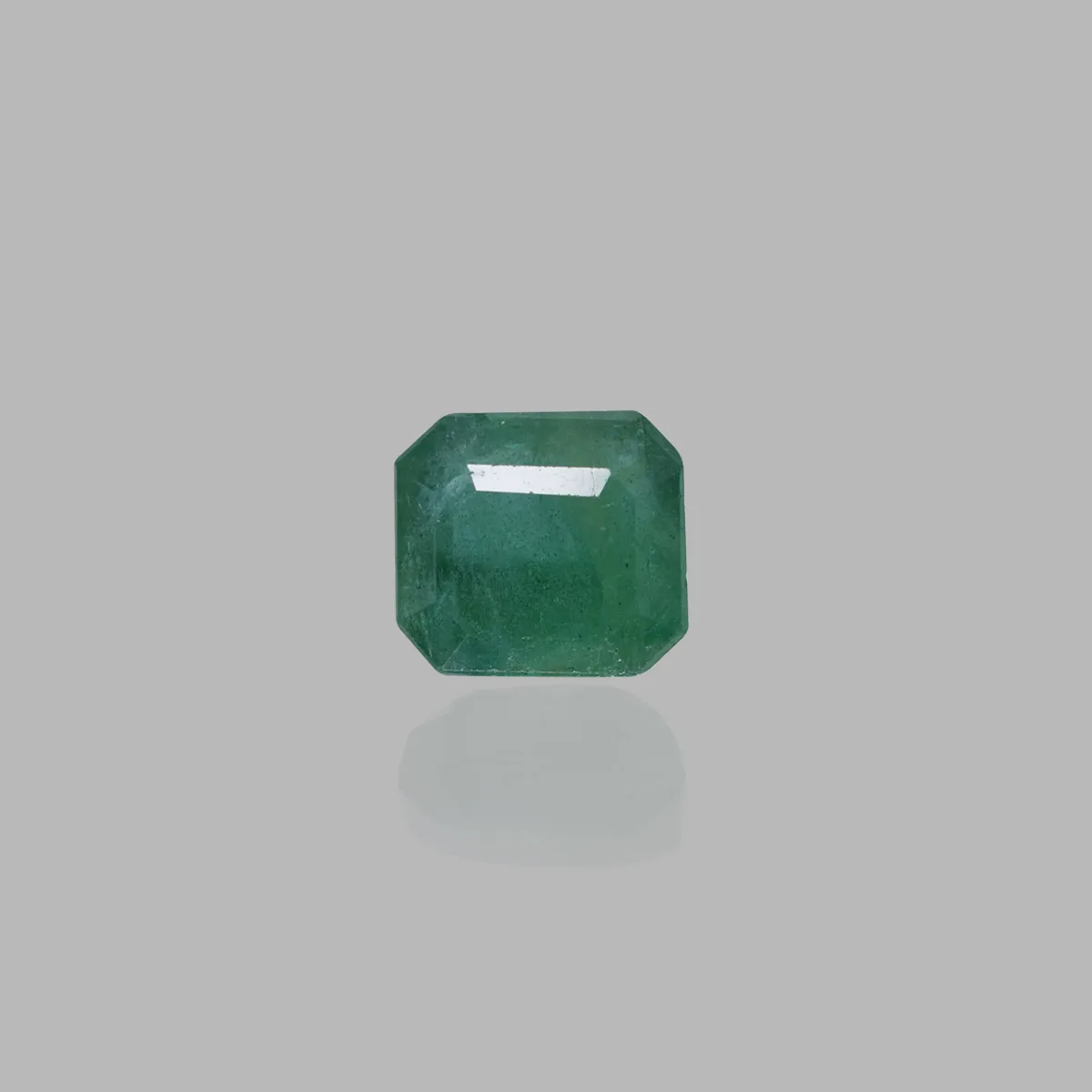 4.57 Carats Emerald ( 5.02 Ratti Panna ) 4.57 Carats Emerald ( 5.02 Ratti Panna )