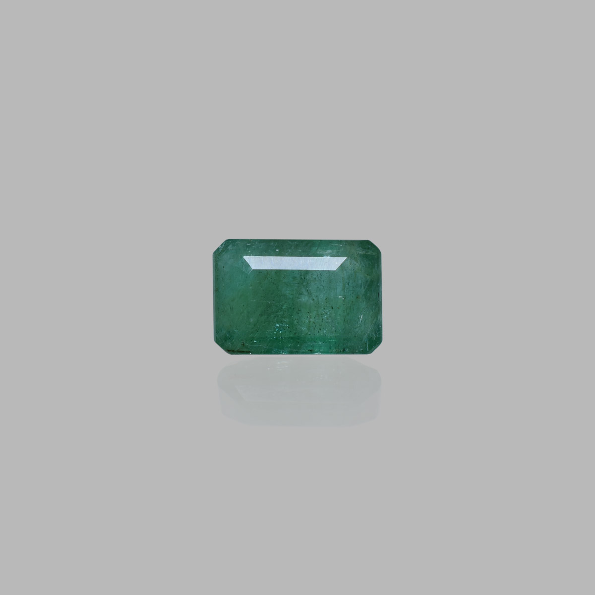 4.86 Carats Emerald ( 5.14 Ratti Panna )