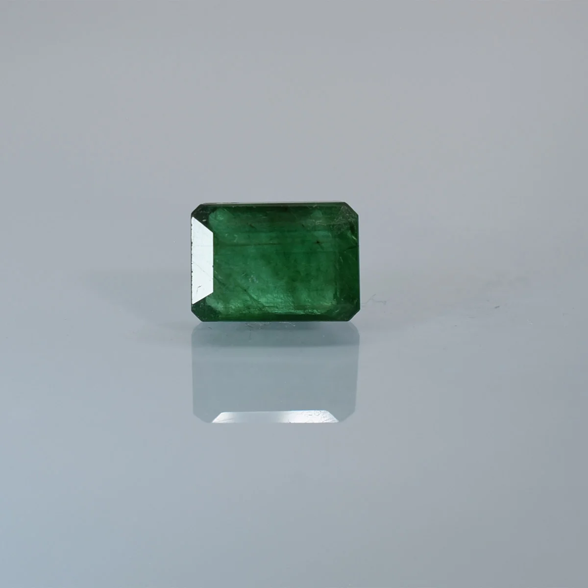 5.6 Carats Brazilian Emerald ( 6.22 Ratti Panna ) - Image 1