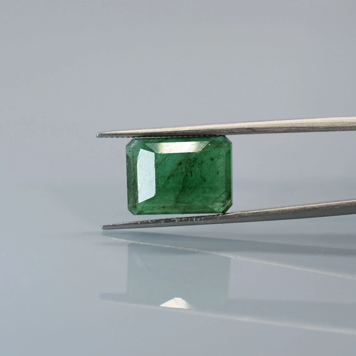 5.6 Carats Brazilian Emerald ( 6.22 Ratti Panna ) - Image 3