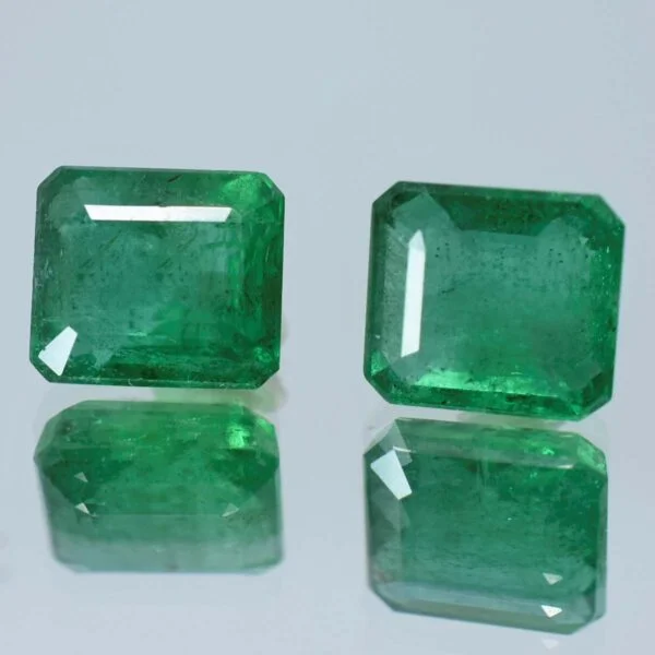 9.5 Carats Matching Emerald Pair ( 10.55 Ratti )