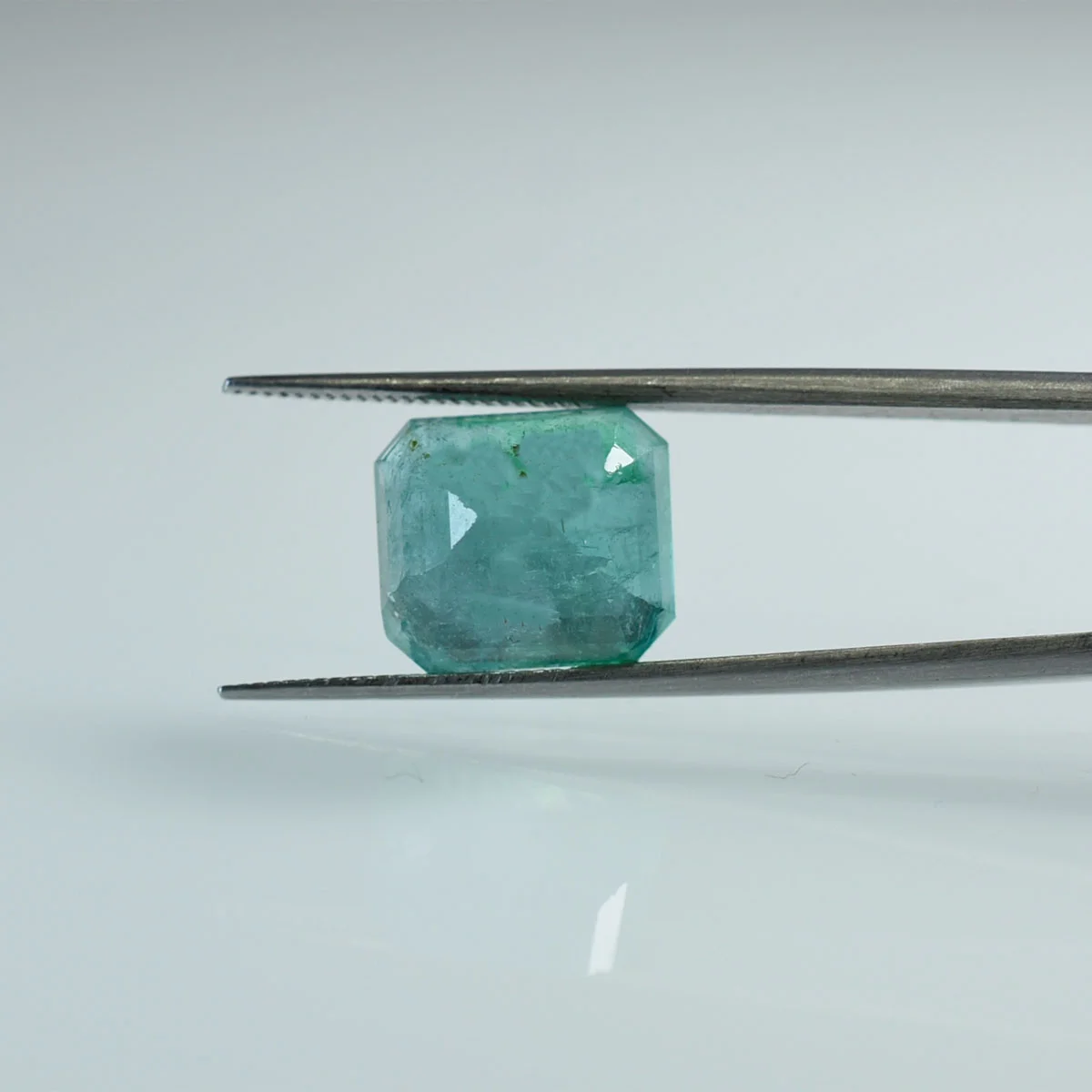 8.56 Carats Emerald ( 9.51 Ratti Panna ) - Image 3