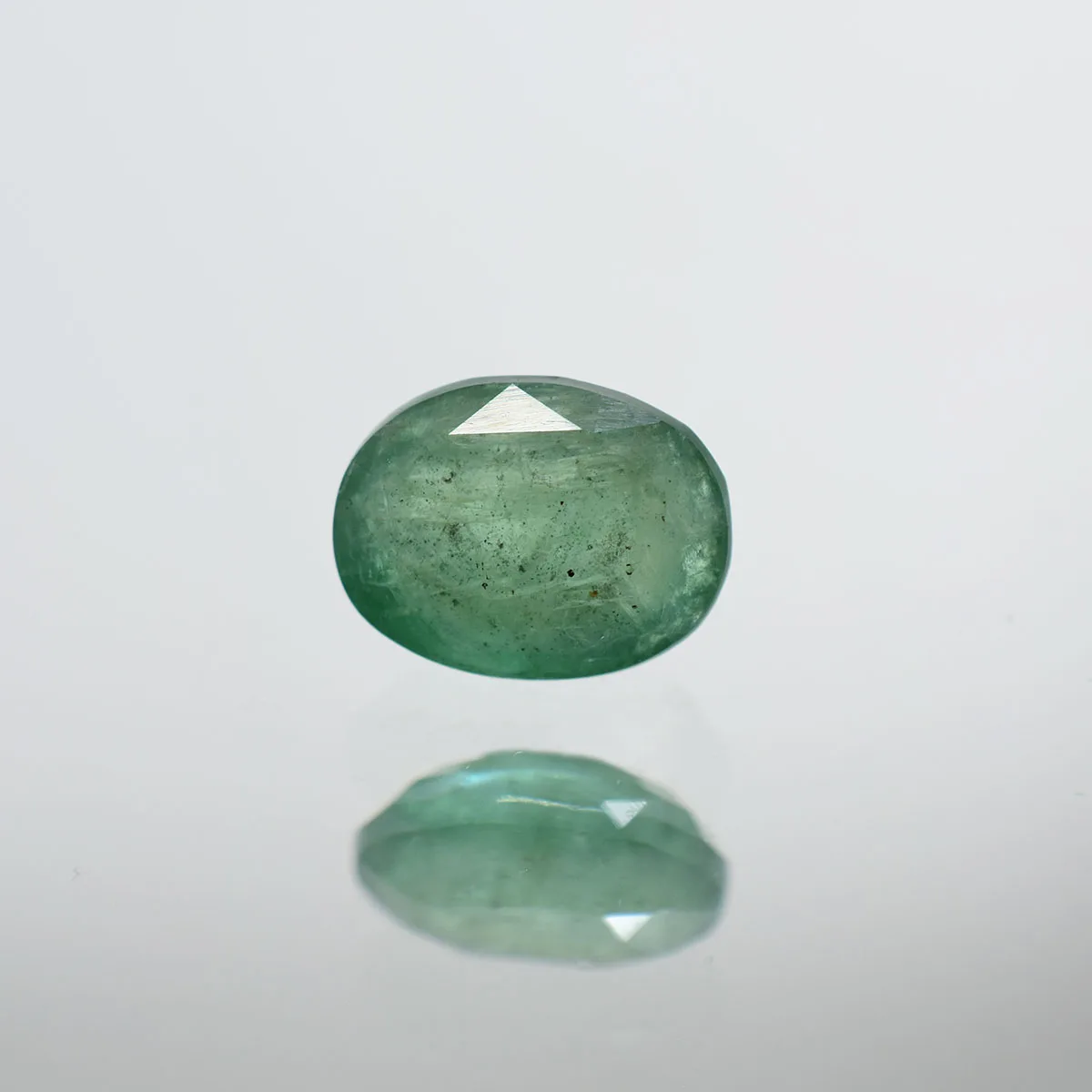 4.89 Carats Emerald ( 5.37 Ratti Panna ) - Image 1