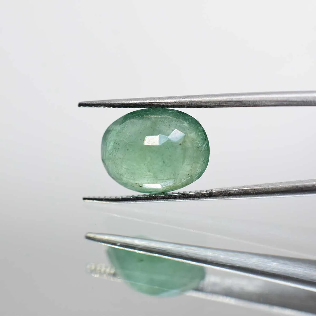 4.89 Carats Emerald ( 5.37 Ratti Panna ) - Image 3