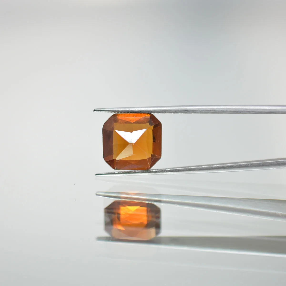 6.3 Carats Hessonite Garnet ( 7 Ratti Gomed ) - Image 3