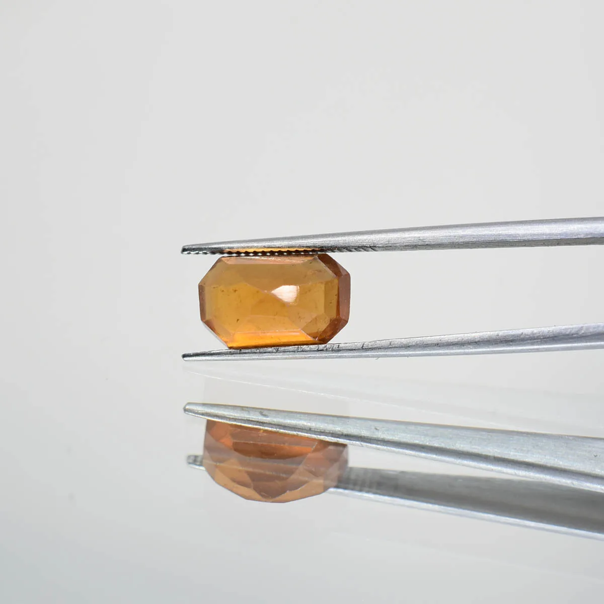 5.07 Carats Hessonite Garnet ( 5.63 Ratti Gomed ) - Image 3
