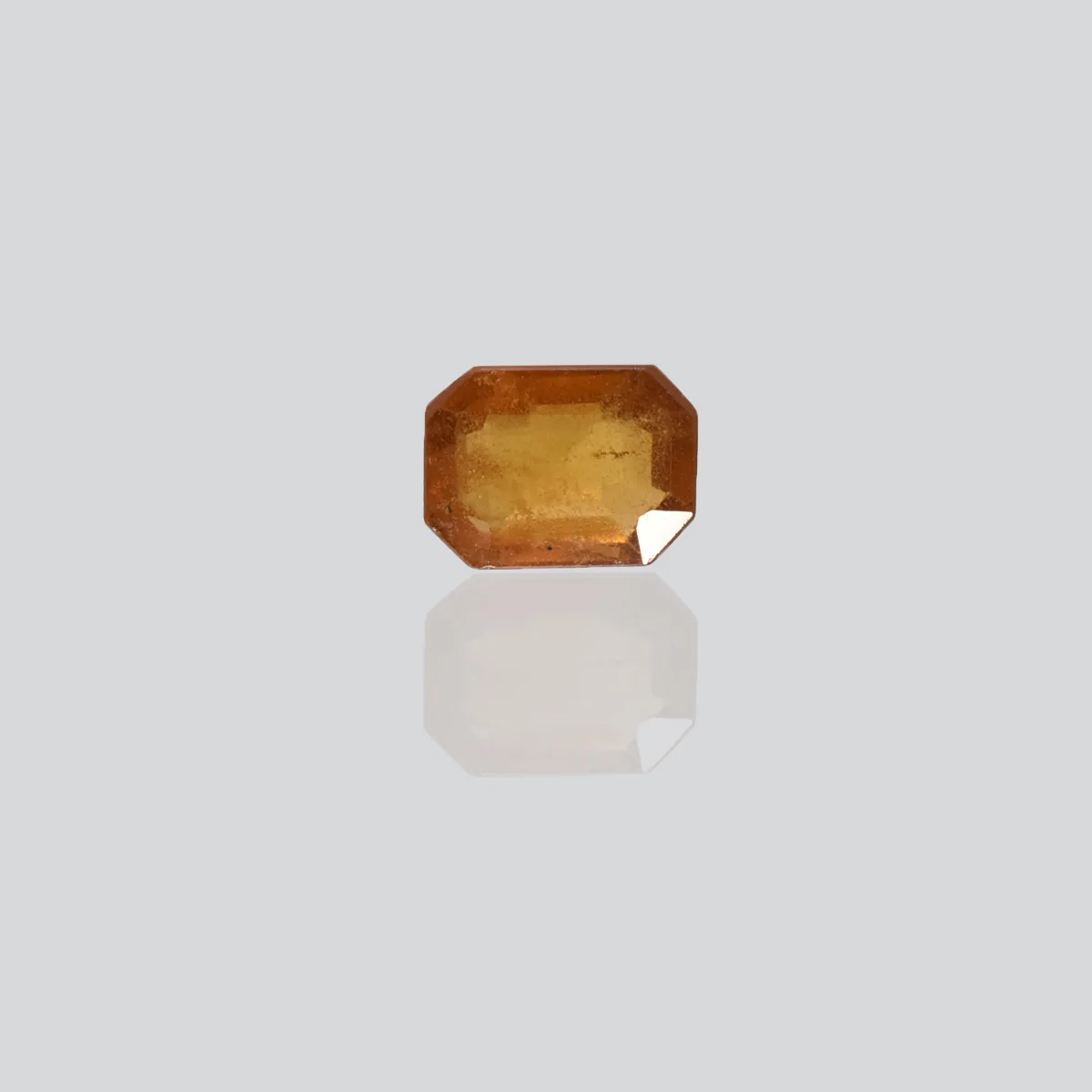 4.93 Carats Hessonite Garnet ( 5.48 Ratti Gomed ) - Image 1