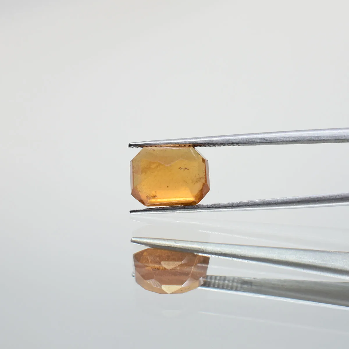 4.93 Carats Hessonite Garnet ( 5.48 Ratti Gomed ) - Image 3
