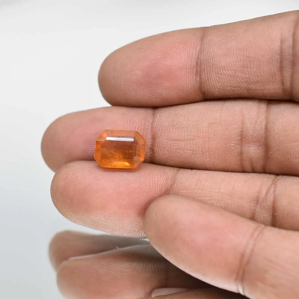 4.93 Carats Hessonite Garnet ( 5.48 Ratti Gomed ) - Image 4