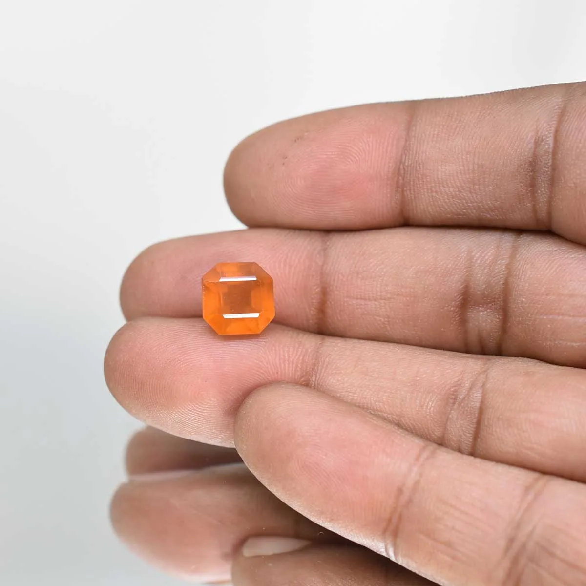 4.94 Carats Hessonite Garnet ( 5.49 Ratti Gomed ) - Image 4
