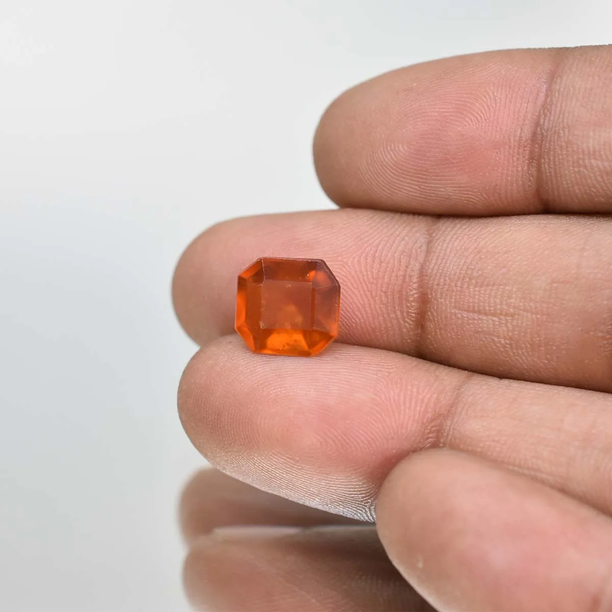 3.92 Carats Hessonite Garnet ( 4.36 Ratti Gomed ) - Image 4