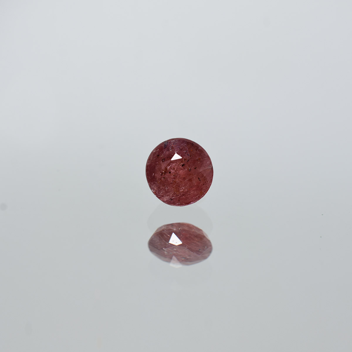 5.01 Carats Ruby ( 5.57 Ratti Manik )