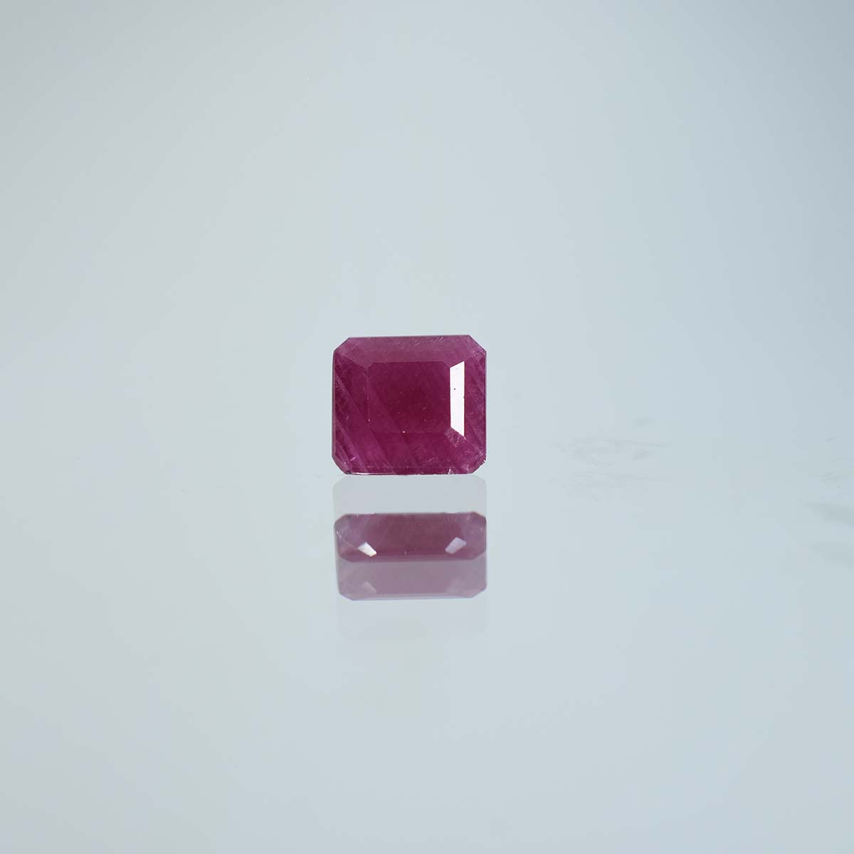 4.11 Carats Ruby ( 4.57 Ratti Manik )