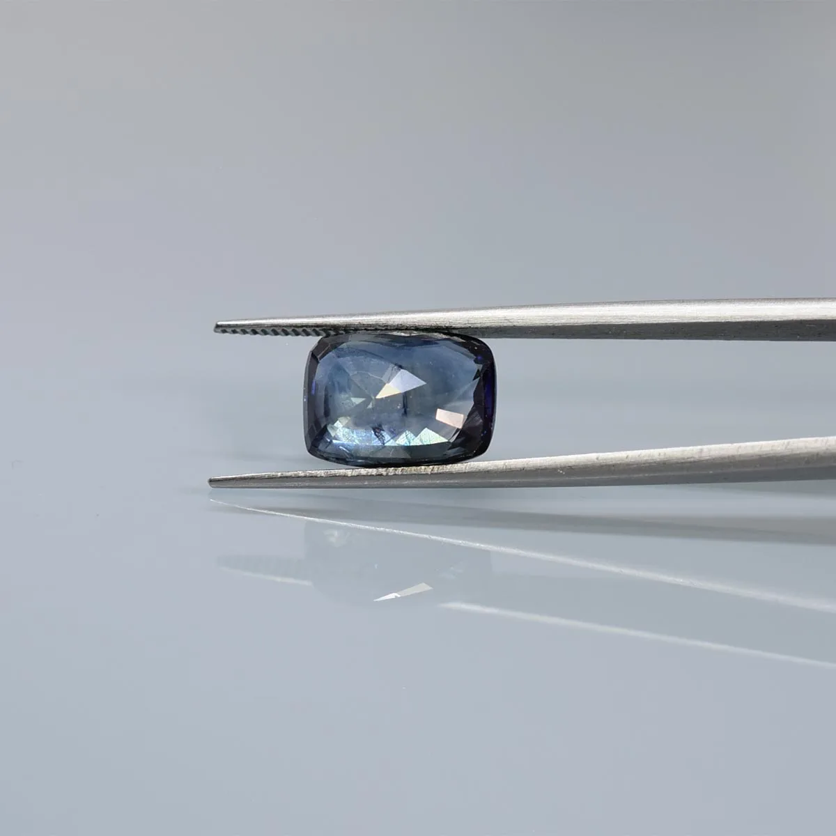 6.42 Carats Blue Sapphire ( 7.13 Ratti Neelam ) - Image 3