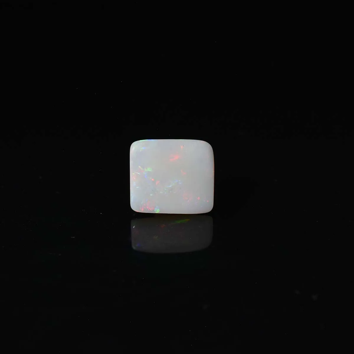 4.81 Carats Opal ( 5.34 Ratti Dudhiya Patthar )