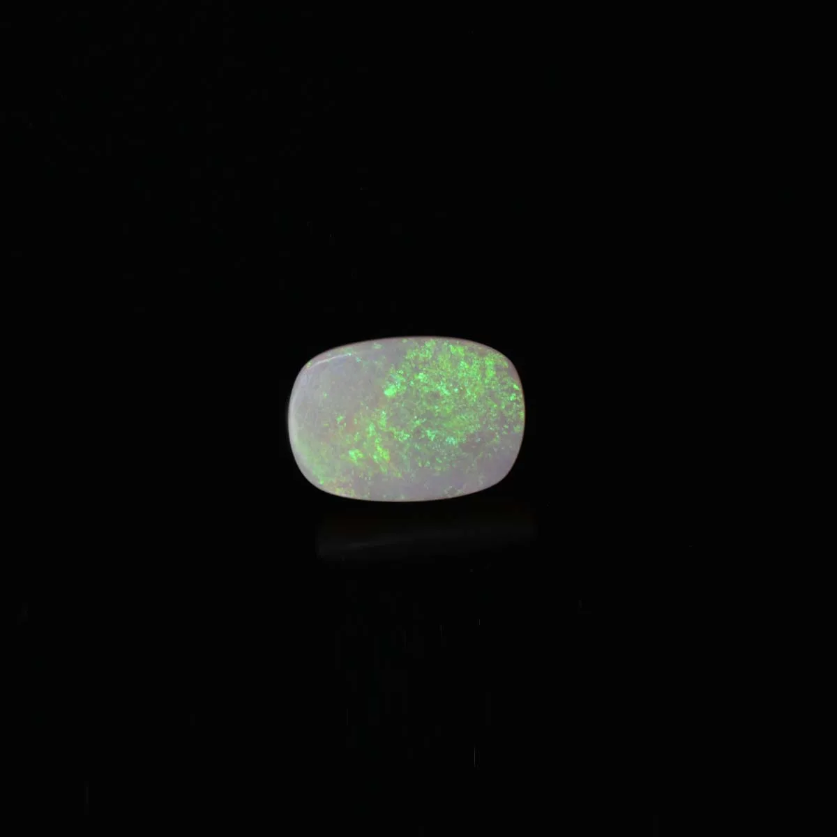 8.1 Carats Opal ( 9 Ratti Dudhiya Patthar ) 8.1 Carats Opal ( 9 Ratti Dudhiya Patthar )