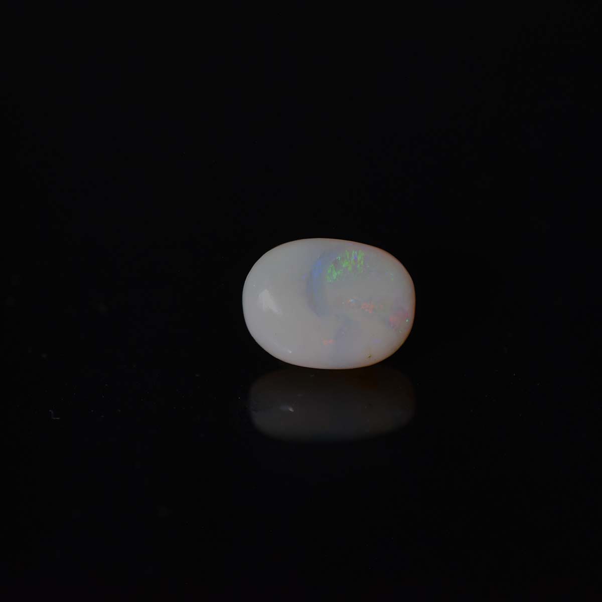 7.4 Carats Opal ( 8.22 Ratti Dudhiya Patthar )