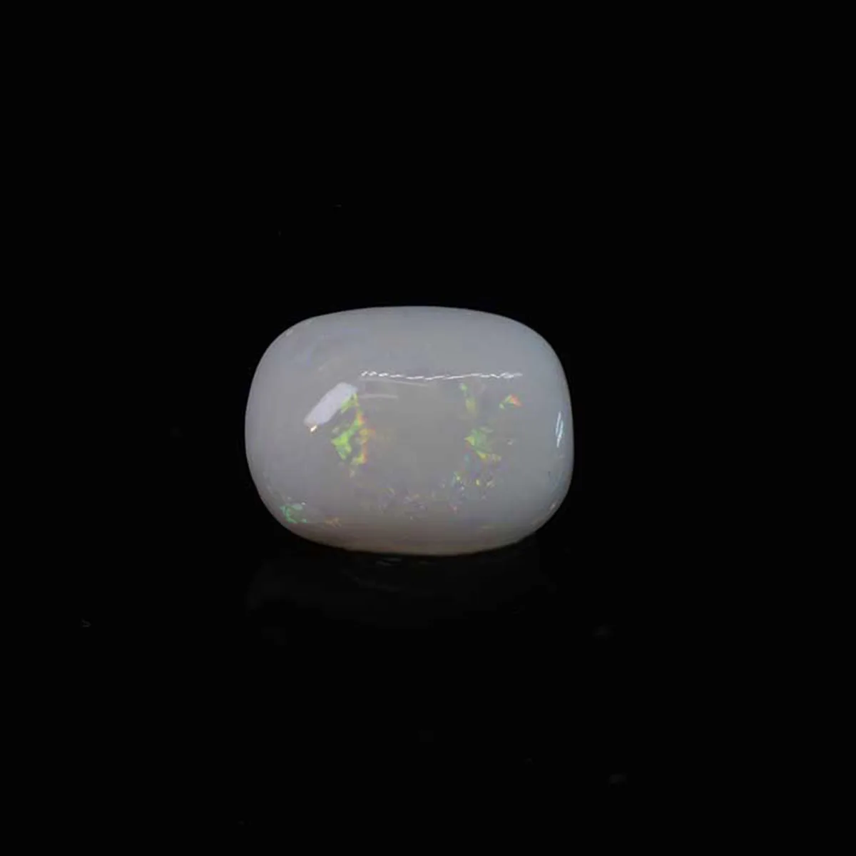 13.59 Carats Opal ( 15.1 Ratti Dudhiya Patthar ) 13.59 Carats Opal ( 15.1 Ratti Dudhiya Patthar )