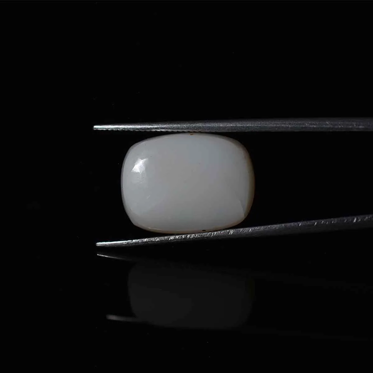 6.75 Carats Opal ( 7.5 Ratti Dudhiya Patthar ) - Image 3