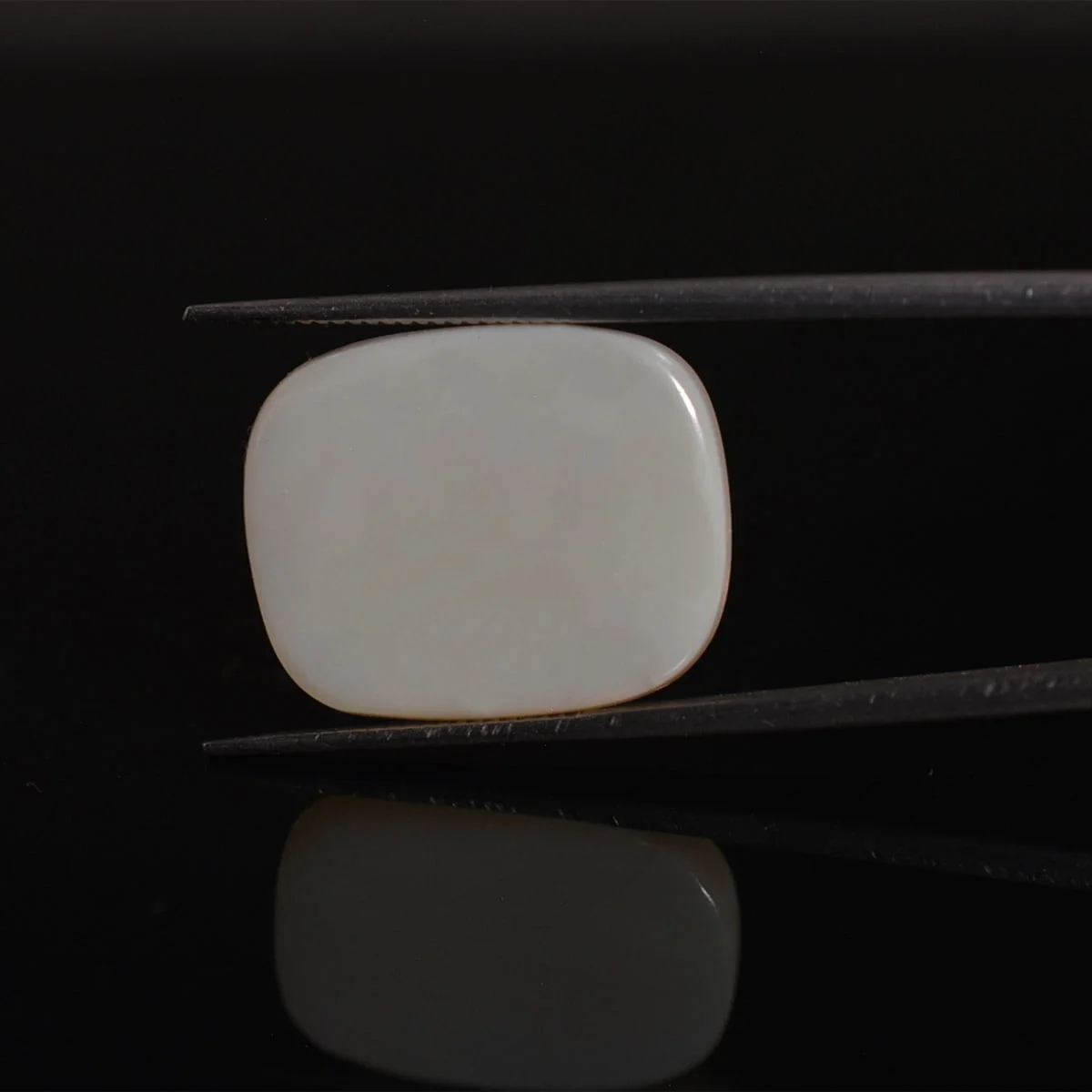 7.78 Carats Opal ( 8.64 Ratti Dudhiya Patthar ) - Image 4