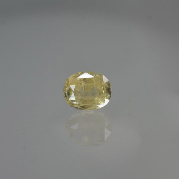 8.52 Carats  Yellow Sapphire ( 9.47 Ratti Pukhraj )