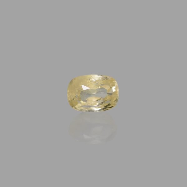 4.71 Carats  Yellow Sapphire ( 5.23 Ratti Pukhraj )