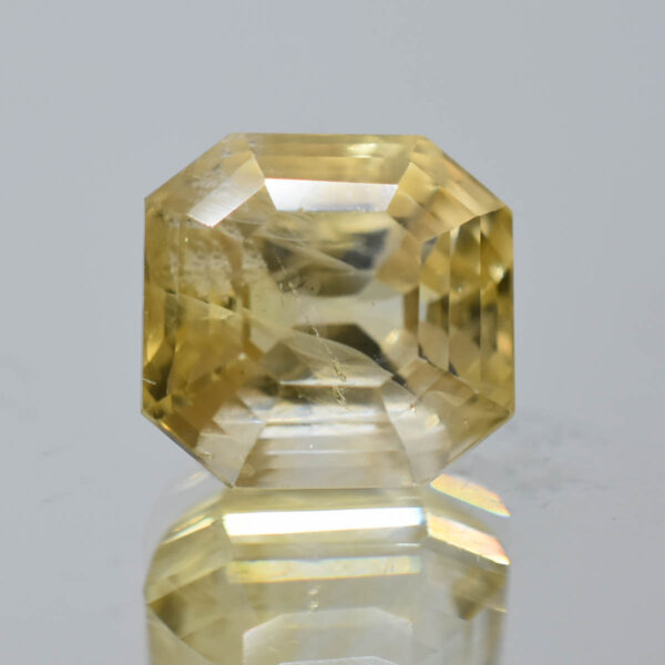 6.81 Carats Yellow Sapphire ( 7.57 Ratti Pukhraj )