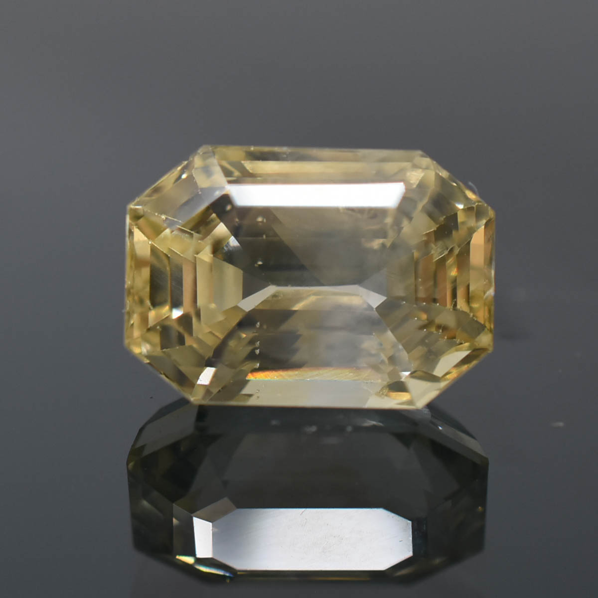 7.8 Carats Yellow Sapphire ( 8.67 Ratti Pukhraj )