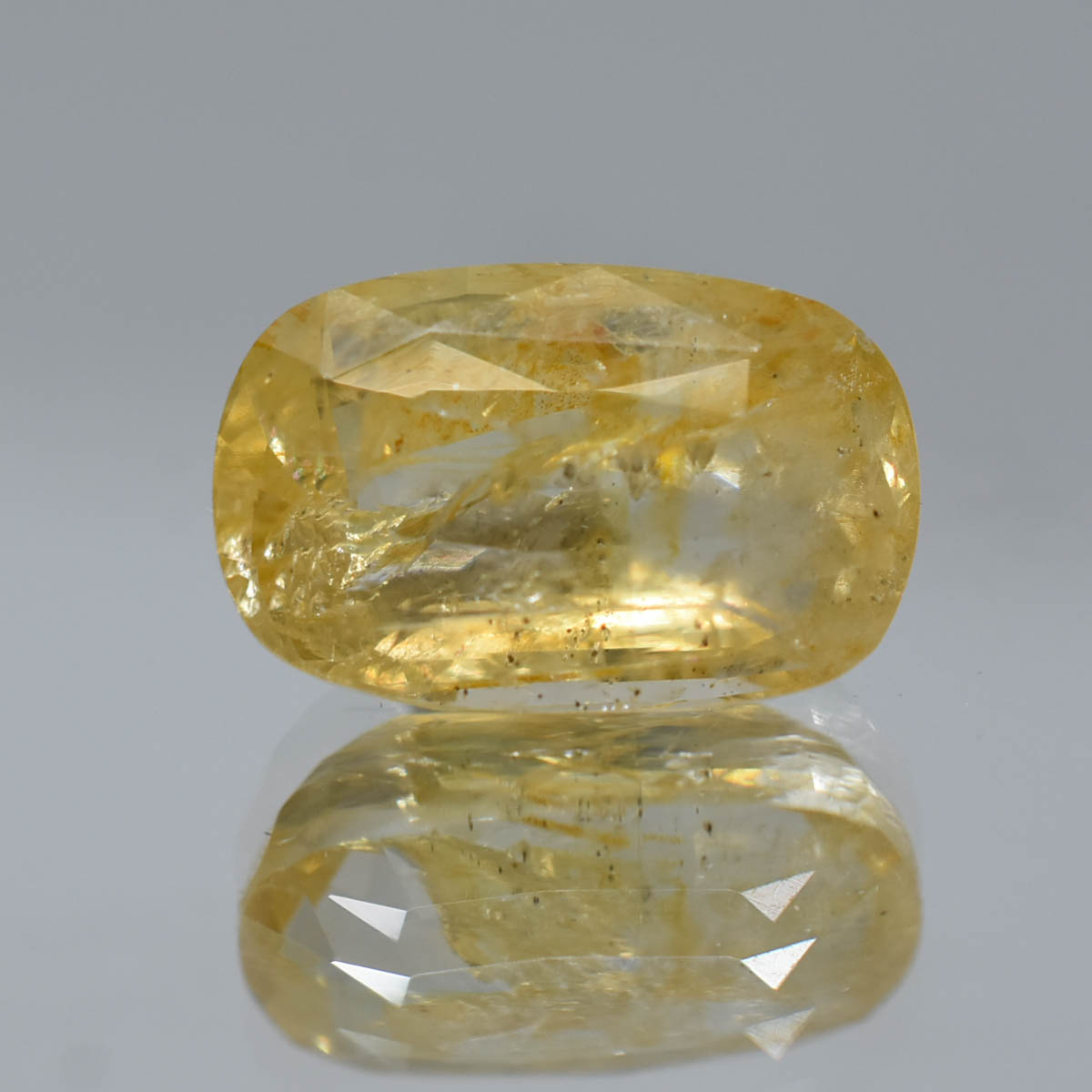 6.51 Carats Yellow Sapphire ( 7.23 Ratti Pukhraj )