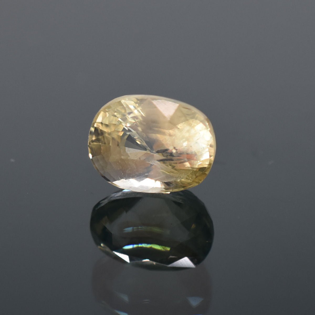 5.52 Carats Yellow Sapphire ( 6.13 Ratti Pukhraj ) 5.52 Carats Yellow Sapphire ( 6.13 Ratti Pukhraj )