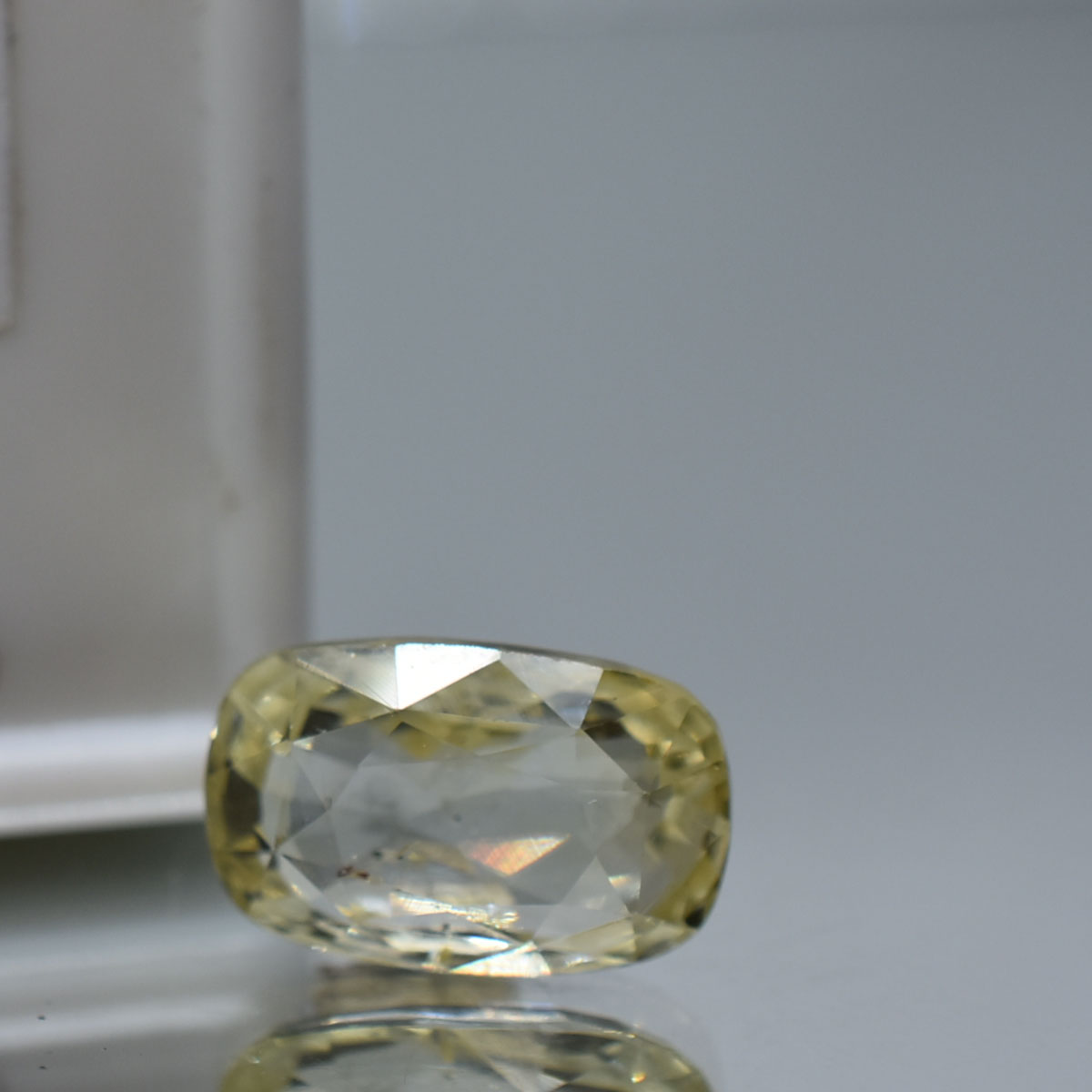 6.63 Carats Yellow Sapphire ( 7.37 Ratti Pukhraj )