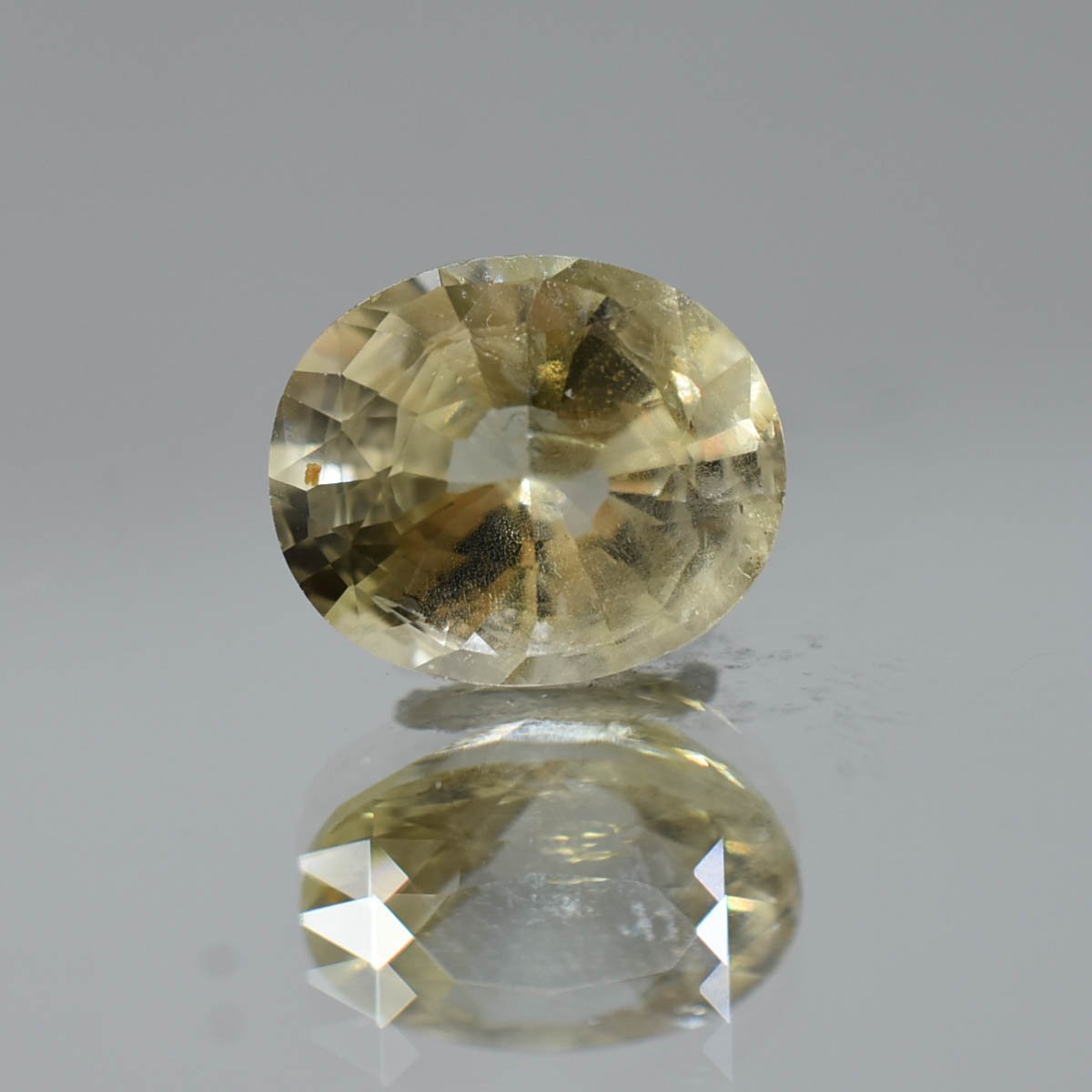 4.96 Carats Yellow Sapphire ( 5.51 Ratti Pukhraj ) 4.96 Carats Yellow Sapphire ( 5.51 Ratti Pukhraj )