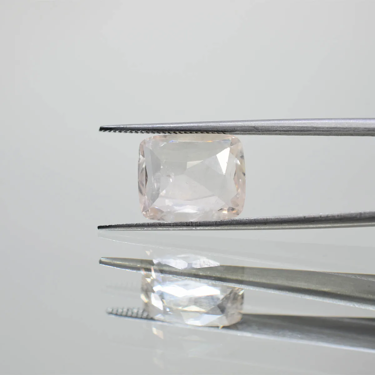 6 Carats Yellow Sapphire ( 6.67 Ratti Pukhraj ) - Image 4
