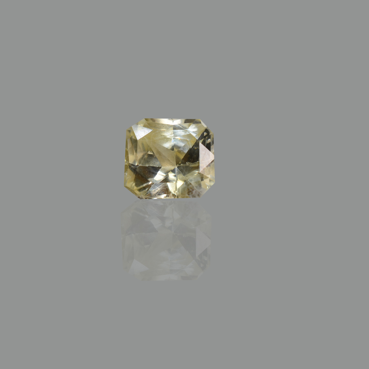 7.15 Carats Yellow Sapphire ( 7.94 Ratti Pukhraj )