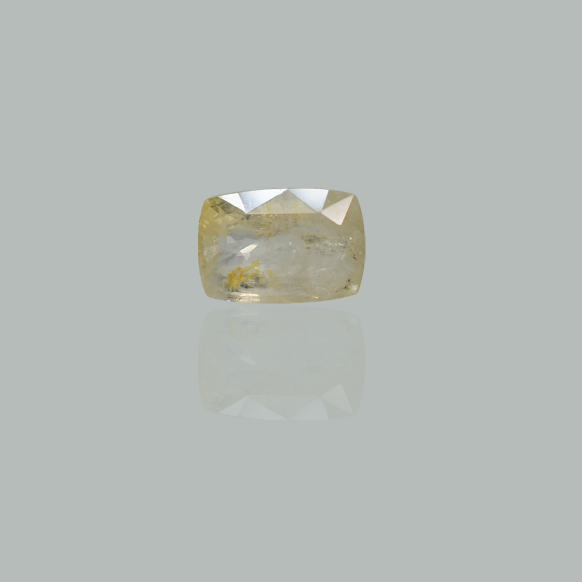 6.86 Carats Yellow Sapphire ( 7.62 Ratti Pukhraj )